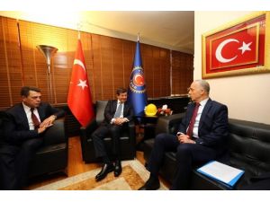 Başbakan Davutoğlu’ndan Kılıçdaroğlu’na İki Maaş İkramiye Cevabı