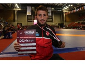 Milli Güreşçimiz, Avrupa Üçüncüsü Oldu