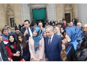 Yahudilerden Bir Kişi Bile Kalsa...