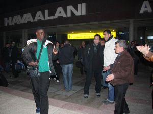 Bursasporu Taraftarlar Alkışlarla Karşıladı