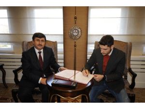 Trabzonsporlu Özer Çocukluk Hayalini Gerçekleştiriyor