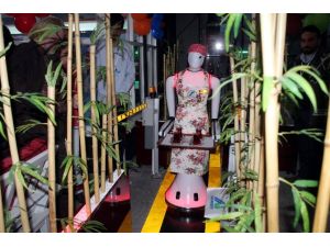 Robot Garson İşbaşı Yaptı
