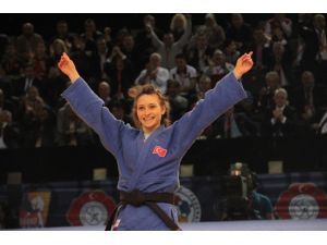 Grand Prix’te İlk Madalya Dilara’dan