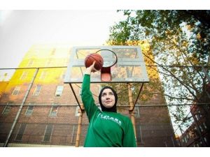 Basketbol’da Başörtüsü Yasağını Kaldıran Basketbolcu Türkiye’de