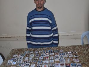 10 Yıldır Cenaze Fotoğrafları Biriktiriyor