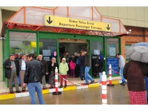Sezonun İlk Uçağı Havalimanına İniş Yapamadı