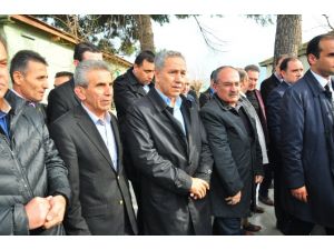 Amcasını Son Yolculuğuna Uğurladı