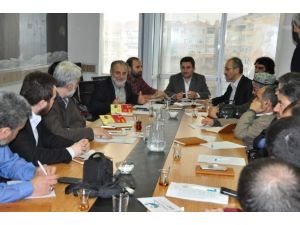 Stk’lar Binlerce Yabancı Öğrenci İçin Toplandı