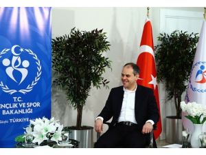 Bakan Açıkladı: Sporculara Cep Harçlığı Geliyor