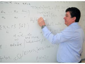 Prof. Dr. Ayık: Matematiği Sevmiyorsanız Nefret De Etmeyin