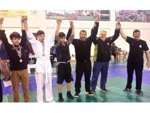 Çiftlikköylü Boksçular İnegöl’den 8 Madalya İle Döndü