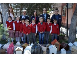 Öğrenciler, Kuşlar İçin 100 Adet Kuş Evi Yaptı