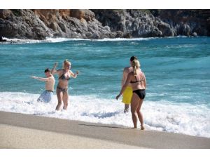 Alanya’da 1 Nisan Eğlencesi