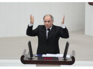 Eski Bakan Hakkındaki Önerge Reddedildi