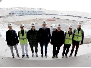 Hacıosmanoğlu Ve Yanal Akyazı Spor Kompleksi’ni Ziyaret Etti