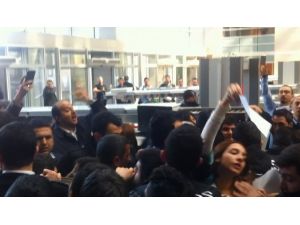 Bir Grup Avukat Adliyede Yine Olay Çıkardı