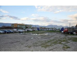 Milyonluk Araçlar Kaderlerine Terk Edildi