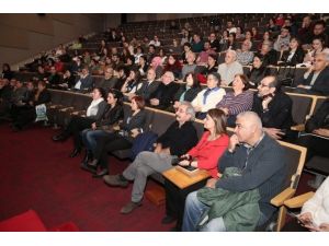 Enis Batur: Yazar Etiket Kaygısı İçine Düşmemeli