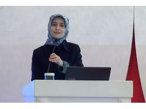 Açılış Konuşmasını Sare Davutoğlu Yaptı