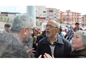 Sağlık Çalışanları Doktora Yapılan Saldırıyı Kınadı