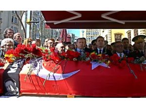 Cumhurbaşkanı Erdoğan, Kayahan’ın Ailesine Taziyede Bulundu