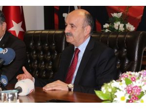 Birileri Atatürk’ün Gölgesinde Yan Gelip Yatıyor