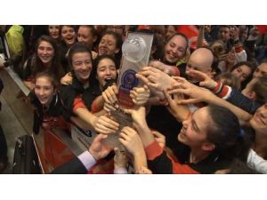 Şampiyon, İstanbul’da Coşkuyla Karşılandı