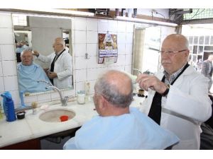 Bu Berber Dükkanına Teknolojinin Girmesi Yasak