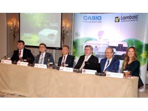 Casıo’dan Lambasız Projeksiyon Cihazı