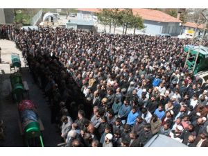 Servis Kazasında Ölen Üç Kişi Daha Toprağa Verildi