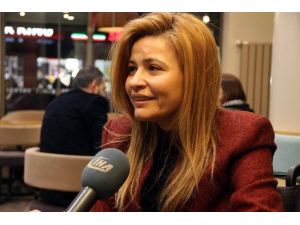 (Özel Haber) Yağmur Altındaki O Fotoğrafıyla Meclis Yoluna Giden Felçli Kadın Konuştu