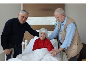 Ayağı Kangren Olan 103 Yaşındaki Nine Ağrılarından Kurtuldu