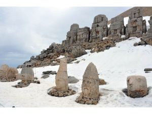 Nemrut Dağı Turizm Sezonuna ’Merhaba’ Dedi