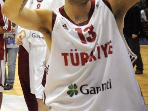 Eski Milli Oyuncudan İyi Haber Geldi