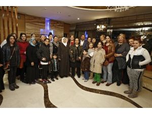 Romanlar İzmir’de Tek Yürek Oldu