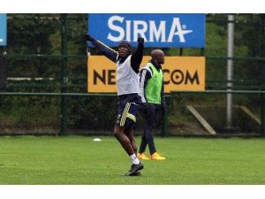 Fenerbahçe Saldırının Yaralarını Sarmaya Çalışıyor