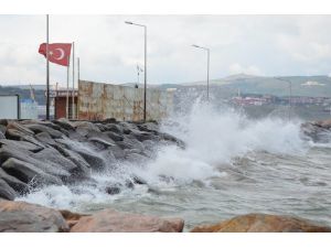 Fırtına Deniz Ve Hava Ulaşımını Vurdu