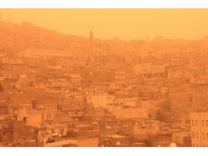 Mardin Kızıla Büründü
