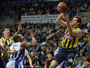 Fenerbahçe Anadolu Efes’e Şans Tanımadı