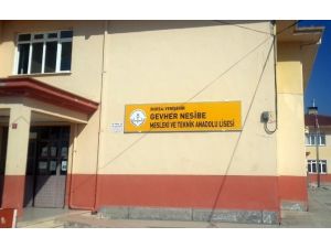 Anadolu Sağlık Meslek Lisesi 25 Yıl Sonra Kendi Binasına Kavuşuyor