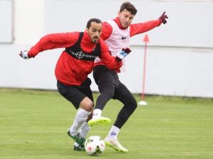 Ersun Yanal, Futbolcu Avına Çıktı