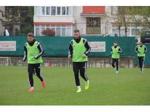 Karabükspor’da Kadro Dışı Bırakılan Vıoala Affedildi