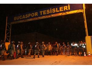 Bucasporlu Taraftarlar Takım Otobüsünün Önünü Kesti