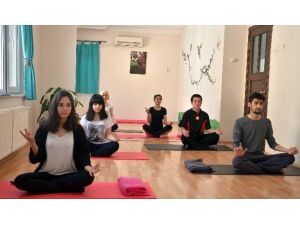 (Özel Haber) Yogayla Yaza Hazırlanıyorlar