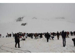 4. Ovit Kar Şenliği 2 Bin 640 Rakımlı Ovit Yaylası’nda Gerçekleştirildi