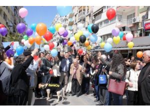 Viyana’dan İzmir’e Parkinson Balonu Uçurdular