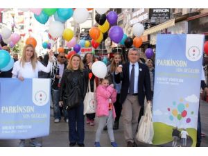 Viyana’dan İzmir’e Parkinson Balonu Uçurdular