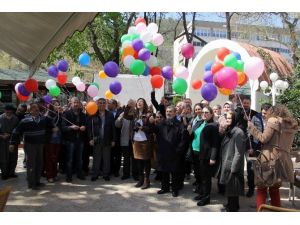 Dilek Balonları Parkinson Hastaları İçin Uçtu