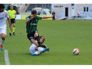 Denizlispor, Antalyaspor’a Boyun Eğdi