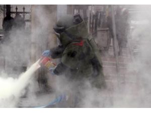 Elçilik Binasından Bomba Patladı